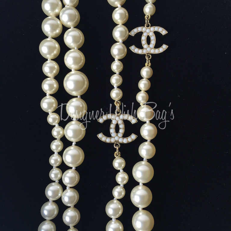 Chanel Pearl CC Necklace Multiple colors ref.330505 - Joli Closet