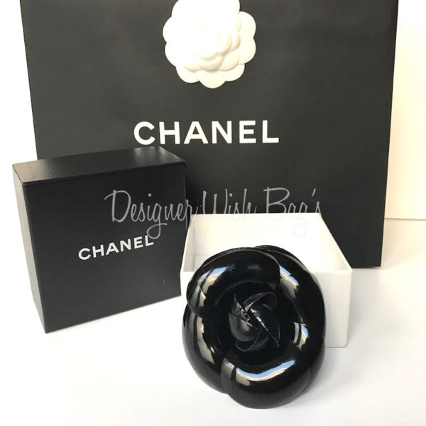 Featured image of post Chanel Kamelie Brosche : Whatever you&#039;re shopping for, we&#039;ve got it.