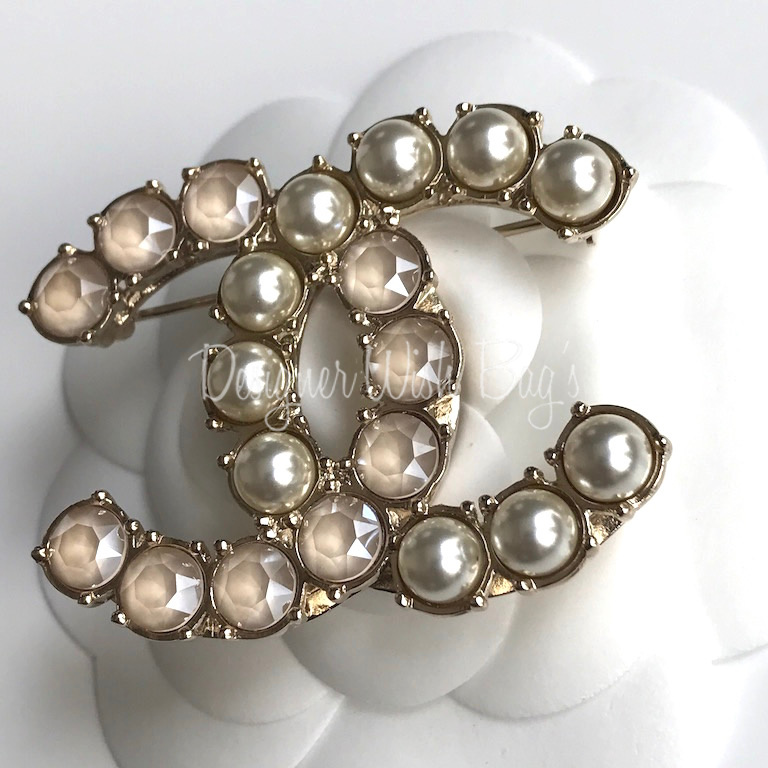 NEW in BOX 22K Chanel Brooch Pin Pearls Baguette Crystals Jewel Champ Gold  CC