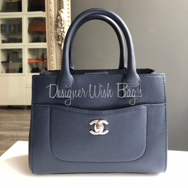 Chanel 17C Neo Executive Small Shopper Tote Navy Leather Shoulder Bag –  Celebrity Owned