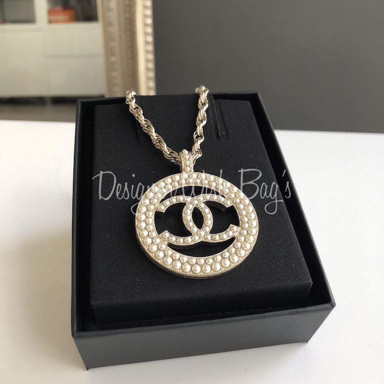 Chanel Necklace Beige/Green 17C - Designer WishBags