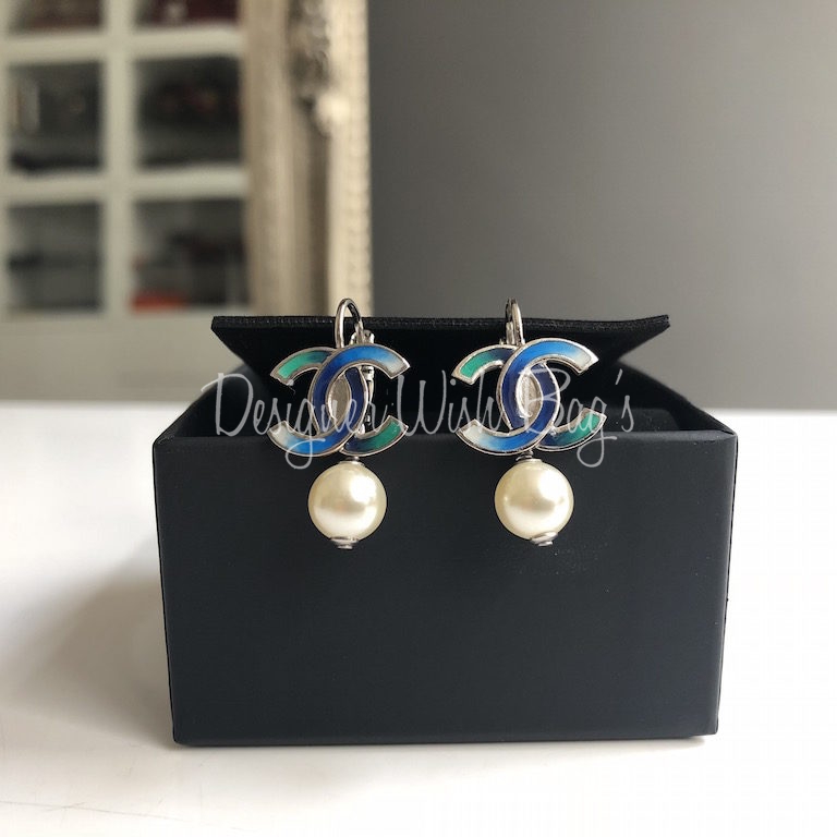 Chanel Earrings blue and pearls - Designer WishBags