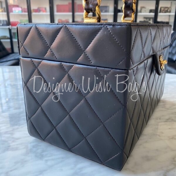 Chanel Vintage Quilted Leather Vanity Case – Vintage by Misty