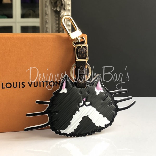 Louis Vuitton, Bags, Rare Louis Vuitton Epi Grace Coddington Catogram  Card Holder Chain With Hook