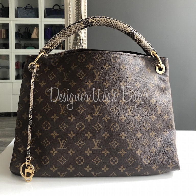 Artsy python handbag Louis Vuitton Black in Python - 22198450