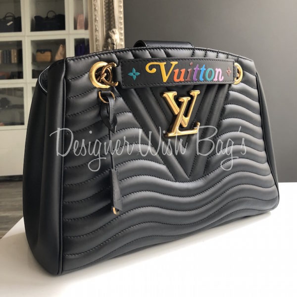 Louis Vuitton on X: The #LouisVuitton New Wave Tote will carry