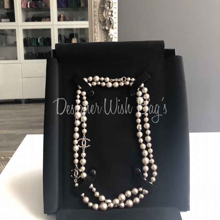 Chanel Pearl Necklace Beige 17P