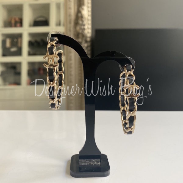 Chanel Gold Metal and Black Leather Chain Logo Hoop Clip On Earrings Golden  ref.692562 - Joli Closet