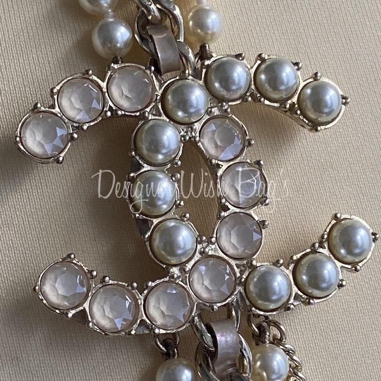 Chanel CC Pearl Necklace 17B