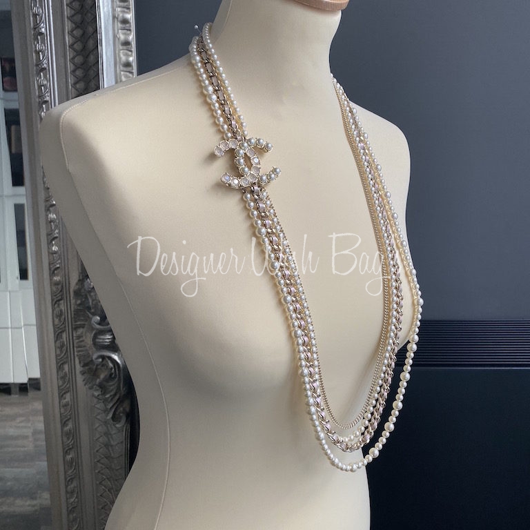 Chanel CC Pearl Necklace 17B