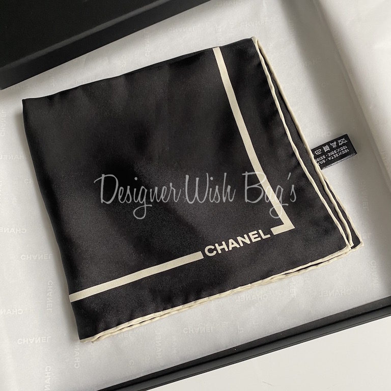 CHANEL - Silk square with fancy necklace decorations - S…