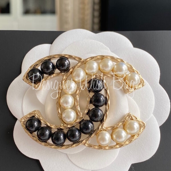 Chanel CC Pearls Earrings - Designer WishBags