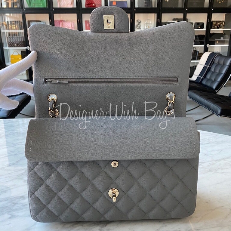 CHANEL maxi jumbo bag in pearl grey quilted leather - VALOIS VINTAGE PARIS