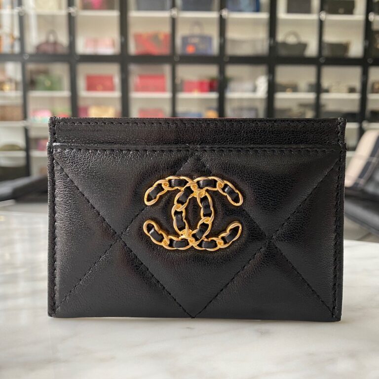 Chanel 19 Card Holder Black - Designer WishBags - now part of Labellov