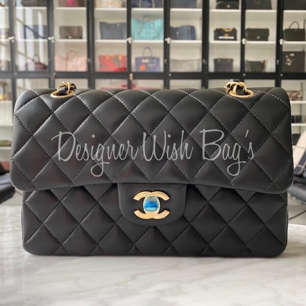black chanel quilted crossbody purse