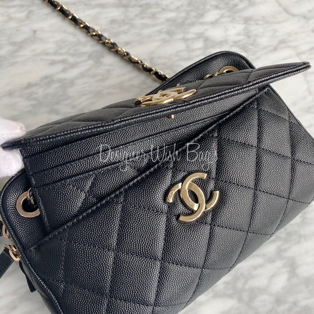 SNEAK PREVIEW @ FE Brand/Model: Chanel Timeless CC Small Camera