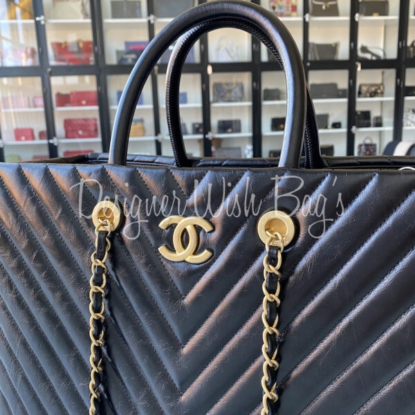 Chanel Tote Black Chevron