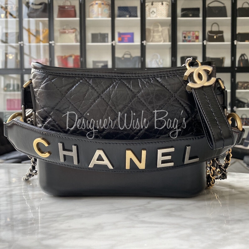 chanel logo handbag
