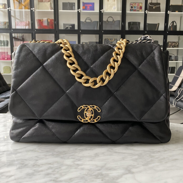 Chanel 19 Maxi Black - Designer WishBags - now part of Labellov