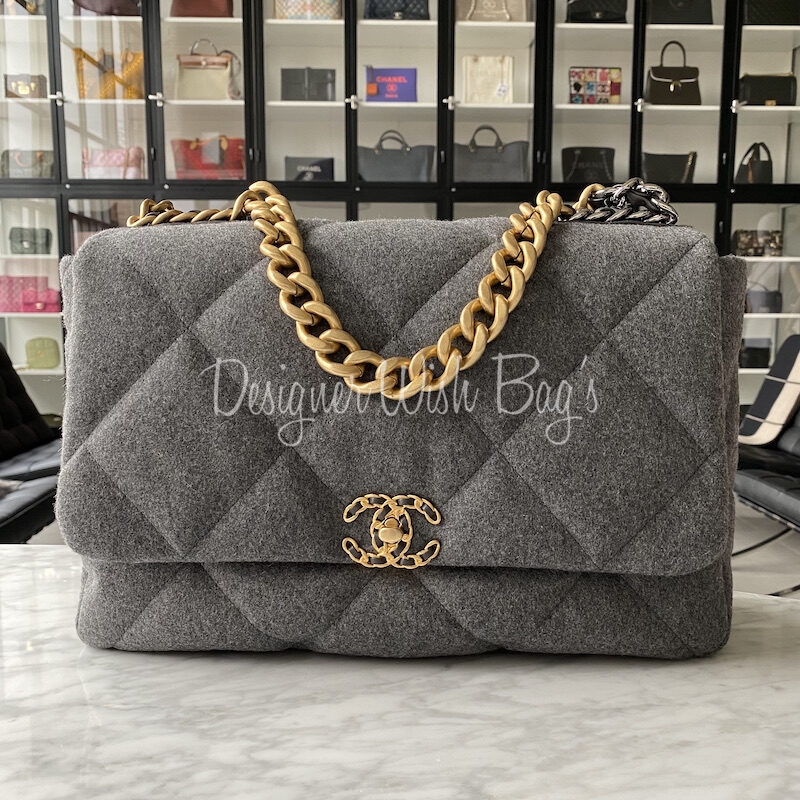 Shop CHANEL ICON 2021-22FW Chanel 19 Maxi Handbag by Mycloset*