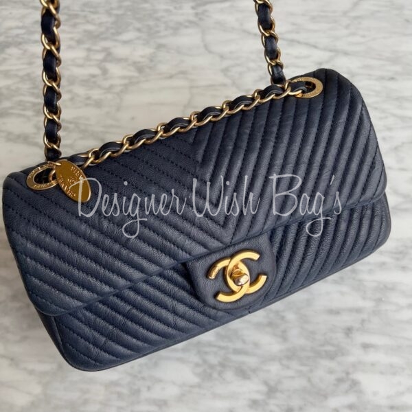 Chanel Mini CC Flap Chevron Leather Crossbody Bag (SHG-loW9EK