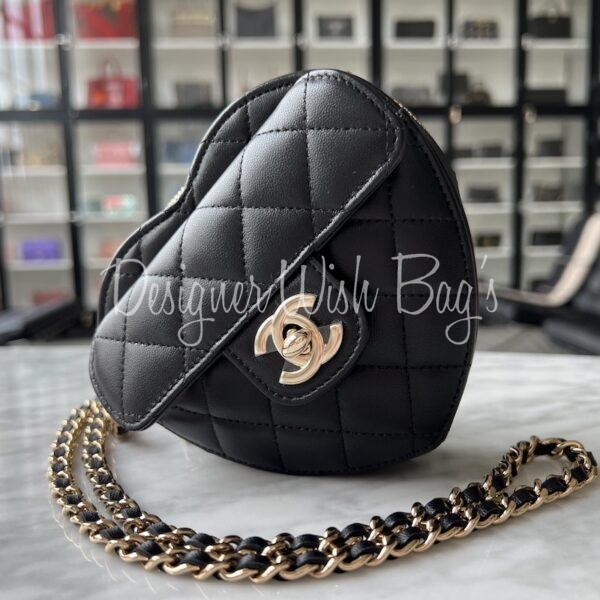 heart chanel bag black