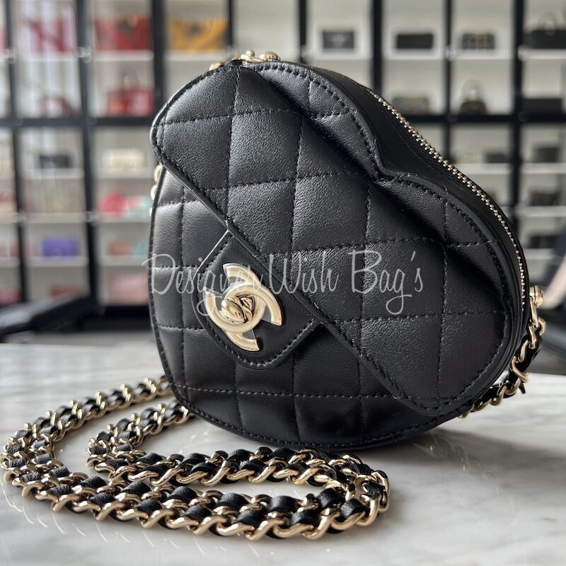 25C【CHANEL】 ハート ソーブラック スリングバッグ エナメル Chanel Heart Bag Small - Designer WishBags