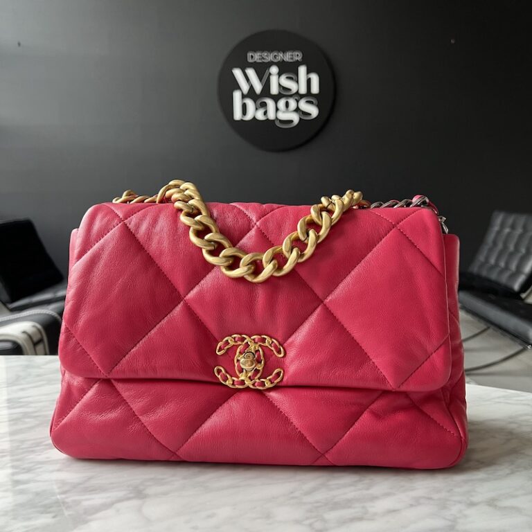 Chanel 19 Cherry Pink - Designer WishBags - now part of Labellov