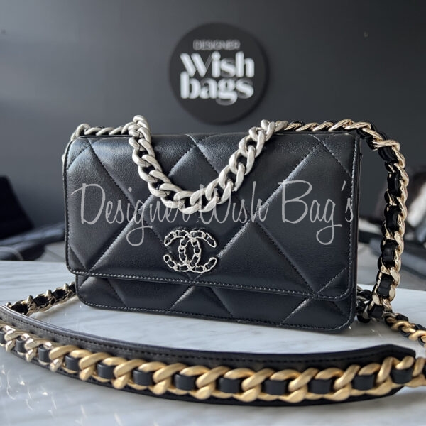 chanel 19 wallet on chain price
