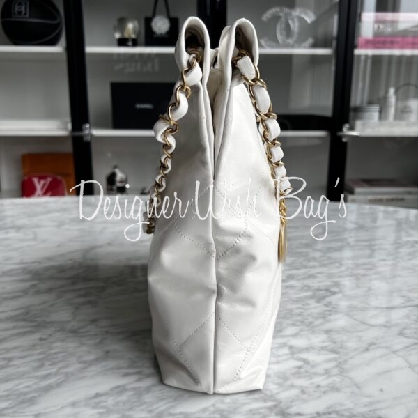 Chanel small hobo bag 22s white caviar, Women's Fashion, Bags