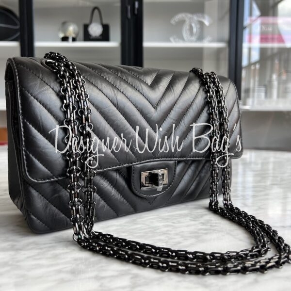 chevron chanel