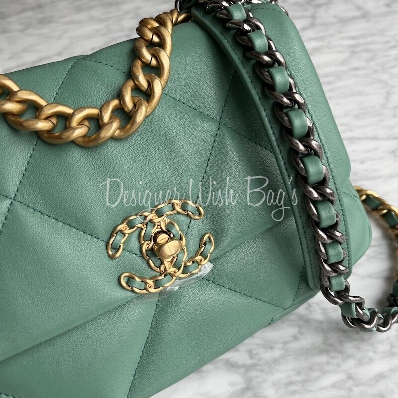 Chanel 19 Flap Bag Quilted Lambskin Medium Green 1465321