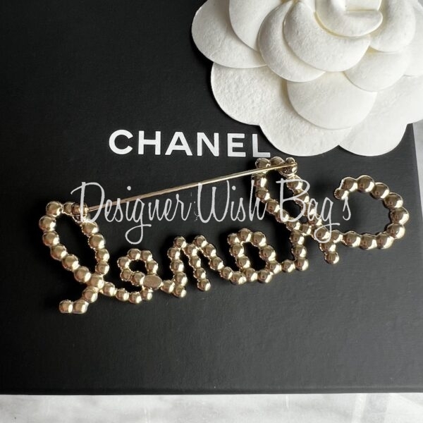 Chanel 19K Script hair clip with pearls and crystals