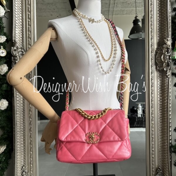 red chanel 19 bag small