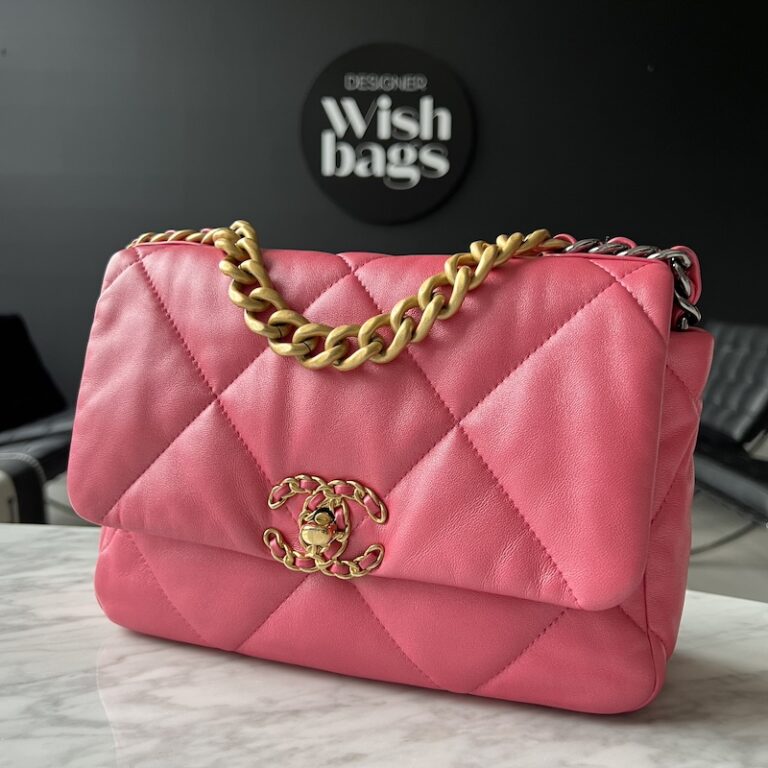 Chanel 19 Pearly Pink Small - Designer WishBags - now part of Labellov