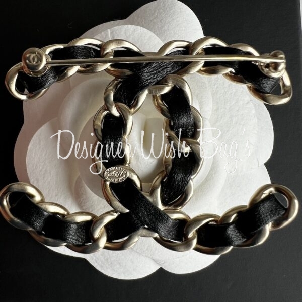 【CHANEL】★Vintage★LEATHER BROOCH レザー ブローチ 中古・古着通販】CHANEL (シャネル) ブローチ｜ブランド・古着