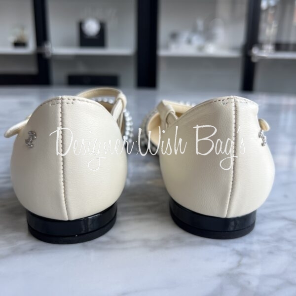 ♣︎CHANEL♣︎フラットシューズ♣︎サイズ38♣︎ Chanel Flat shoes Black and Beige with pearls - Size 38,5