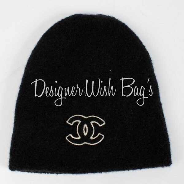 CHANEL CCLogo Knit Beanie シャネル CCロゴ カシミヤ NEW Chanel Cashmere 24N Knit Beanie Black CC Gold logo